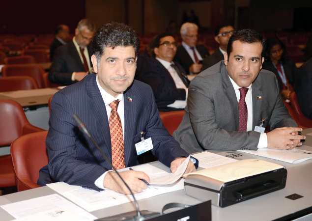 دعودة الرويعي في اجتماع لجنة السلم والامن الدوليين وبجواره مشعل العنزي من الشعبة البرلمانية