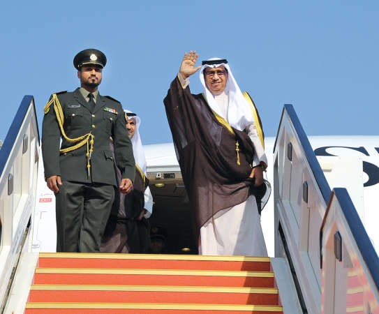 سمو رئيس الوزراء الشيخ جابر المبارك يحيي مودعيه ﻿