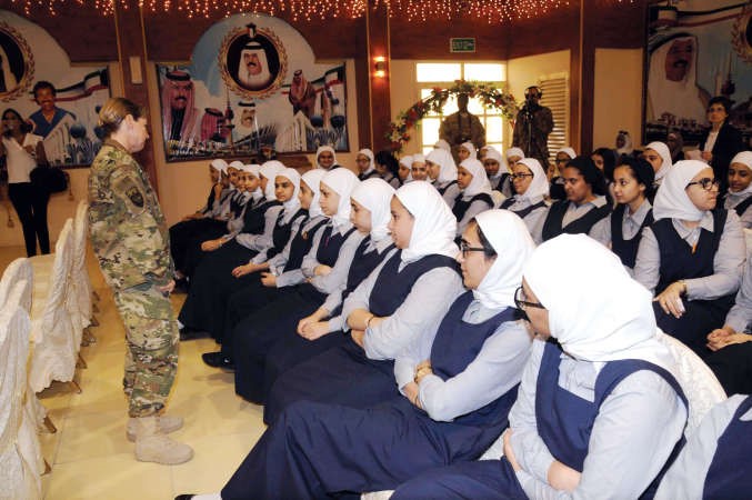 جانب من الطالبات خلال الاحتفال