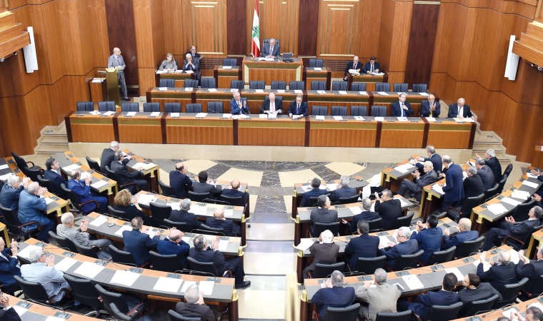 جلسة انتخاب اللجان النيابية في البرلمان حيث تم التجديد للجان وامناء السر والمفوضين الثلاثة محمود الطويل
