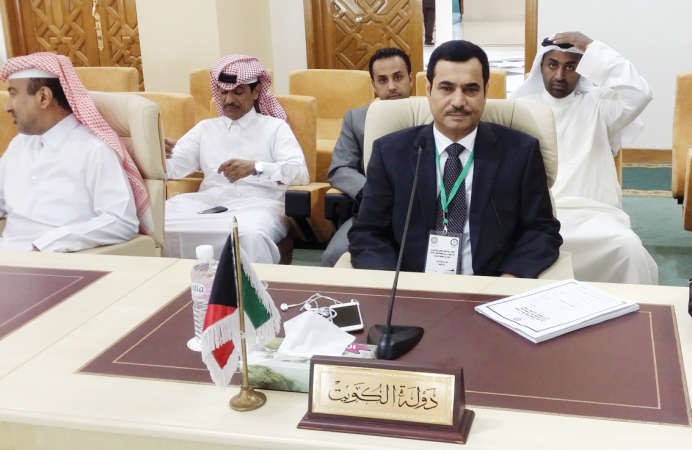اللواء فراج الزعبي خلال الاجتماع﻿
