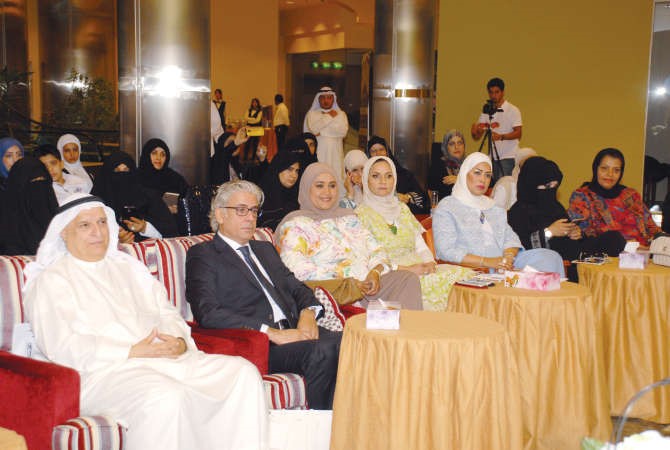 الحضور في افتتاح مركز مطمئنة