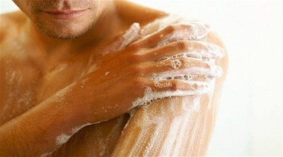الاستحمام اليومي بالصابون يضعف جهاز المناعة