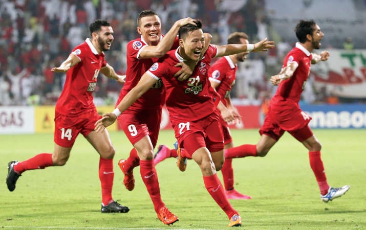 فرحة جنونية للاعبي الاهلي عقب هدف كوون كيونع-وون القاتل افب
