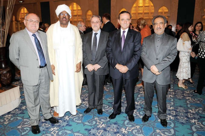 سفراء لبنان خضر حلوي والسودان محيي الدين احمد والعراق محمد حسين بحر العلوم والاردن محمد الكايد والقائم بالاعمال الايراني حسن زرنكار