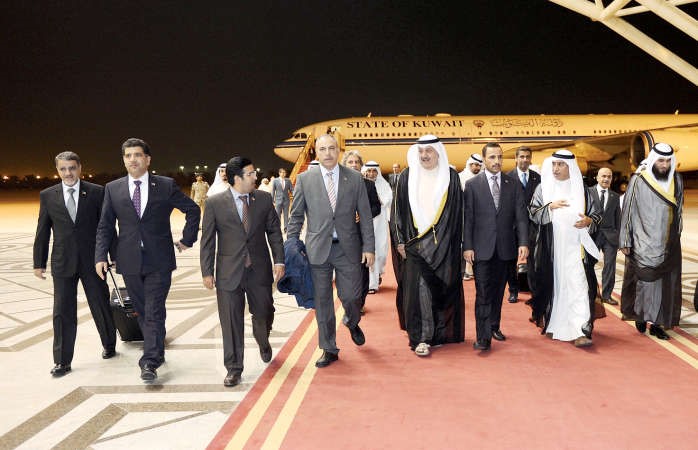 رئيس مجلس الامة مرزوق الغانم والوفد المرافق له خلال عودته من الجولة البرلمانية في سويسرا وايطاليا وفي استقباله عادل الخرافي وعيسى الكندري