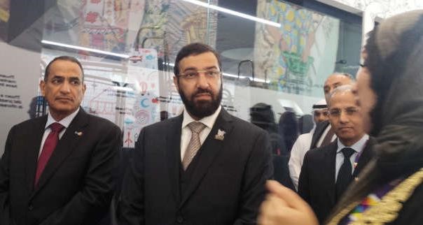 علي العمير خلال جولته في معرض اكسبو ميلانو ﻿