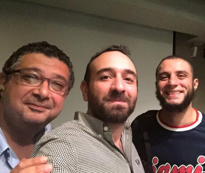 صورة: أحمد الفيشاوي "الشيخ جاكسون" مع عمرو سلامة