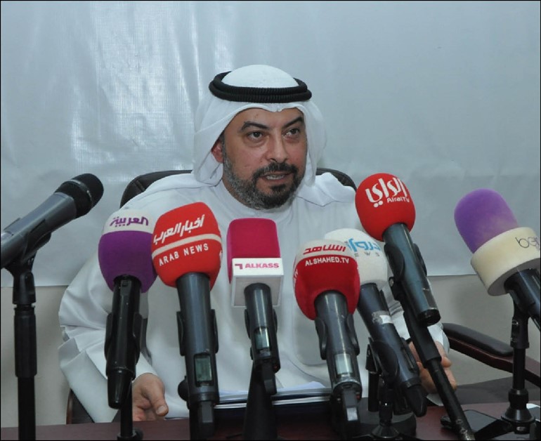 الشيخ دطلال الفهد متحدثا خلال المؤتمر الصحافي