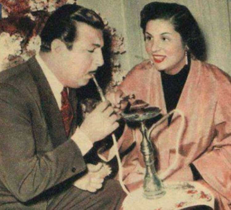 بالصور.. 15 فناناّ «الشيشة عندهم مزاج»
