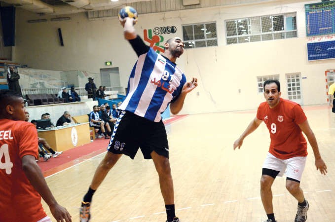 لاعب الشباب حمد يالوس 