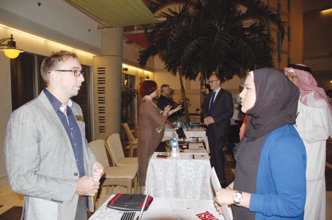 طالبة باحد الاجنحة