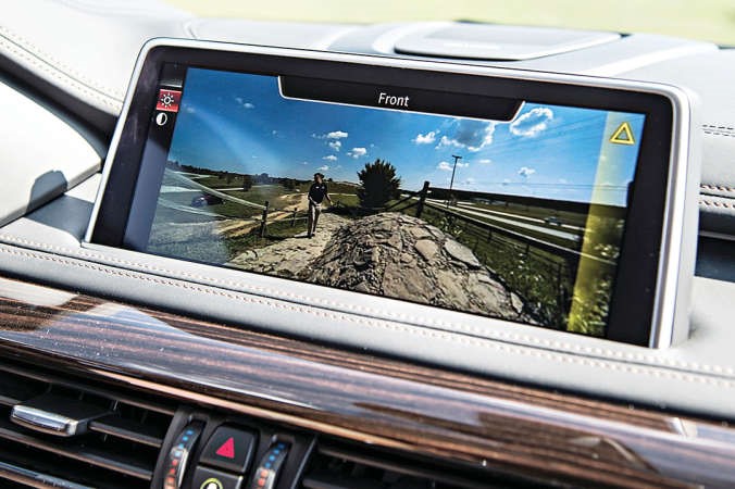 مظهر مفعم بالأحاسيس.. إنه جوهر التصميم في سيارات BMW
