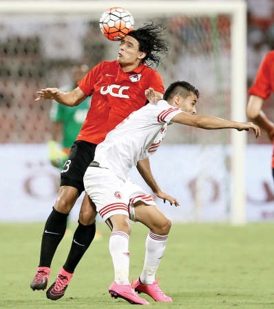 سوريا في كرة قوية خلال المباراة 