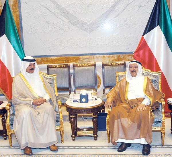 صاحب السمو الامير الشيخ صباح الاحمد مستقبلا الشيخ محمد الخالد