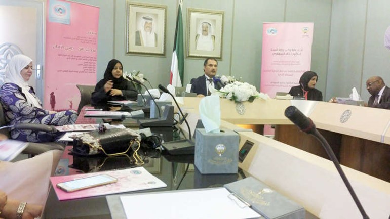دجمال الحربي ودهناء الخواري ودسامية العامودي ودمحمد الخشتي خلال المؤتمر الصحافي﻿