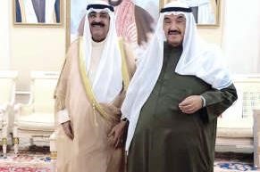 الشيخ مشعل الاحمد خلال زيارته الى سمو الشيخ ناصر المحمد﻿