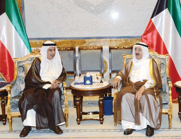 صاحب السمو الامير الشيخ صباح الاحمد مستقبلا صالح الفضالة﻿