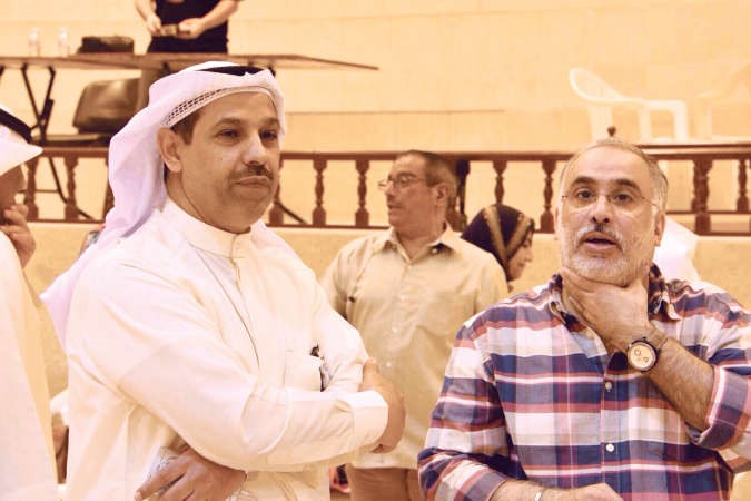د حمود فليطح والمخرج عبدالله عبدالرسول يتابعان بروفات الاوبريت