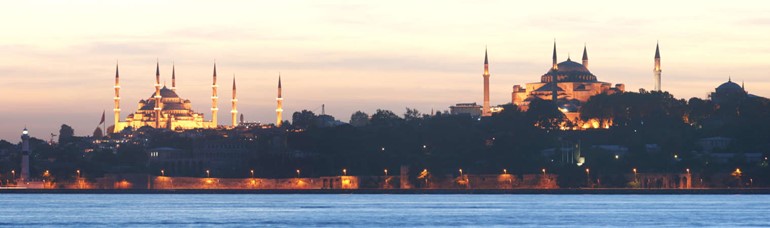 إسطنبول... مدينة المآذن وقصور الخلفاء..