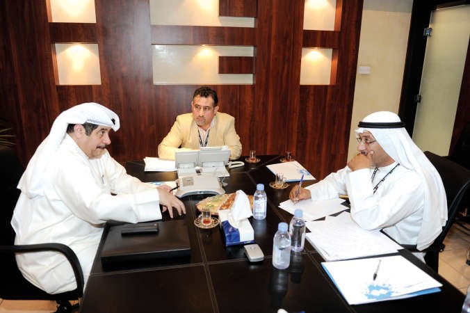 سكرتير تحرير الرياضة الزميل سمير بوسعد والزميل مبارك الخالدي في حوار مع العدساني ﻿