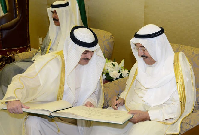 صاحب السمو يوقع على بدء مراسم دور الانعقاد﻿