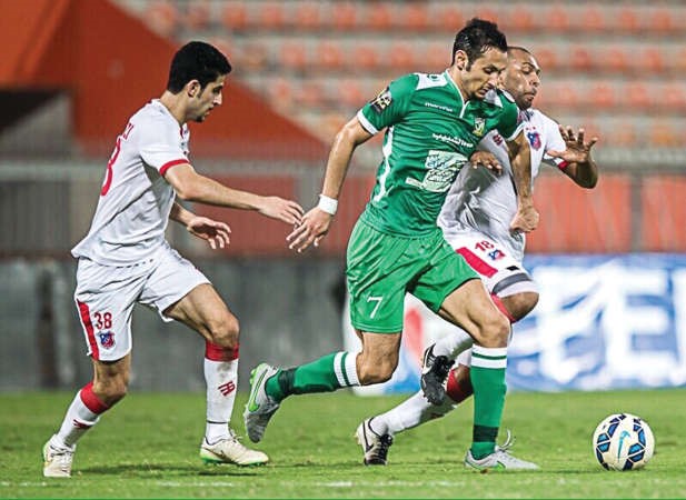 فهد الرشيدي يحاول المرور من جراح العتيقي﻿