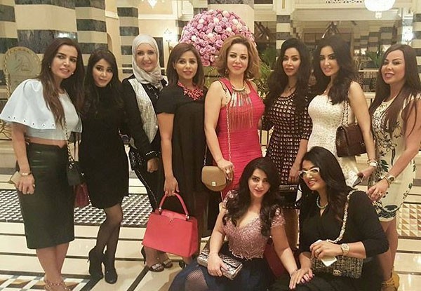 بالفيديو.. لجين عمران تحتفل بعيد ميلادها.. وشقيقتها أسيل تفاجئها