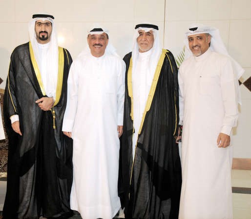 ناصر الروضان يهنئ المعرس ووالده وعمه عبدالوهاب نصير ويوسف جعفر﻿