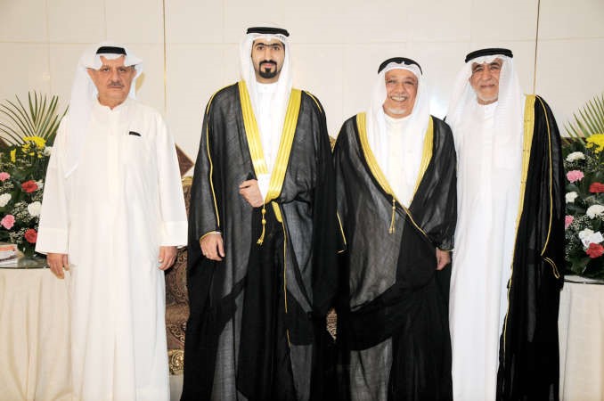 الشيخ علي الجراح يقدم التهاني﻿