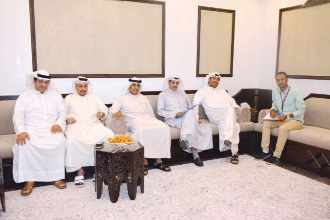 خالد الدخنان ونايف المطيري وعلي المرزوق ونافع الحربي وعبدالله النبهان خلال الندوة حول قانون استقدام العمالة المنزلية 201568﻿