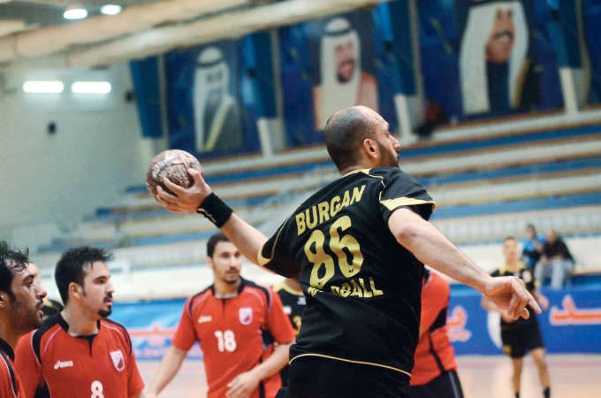 القرين يتخطى الصليبخات في «اليد»