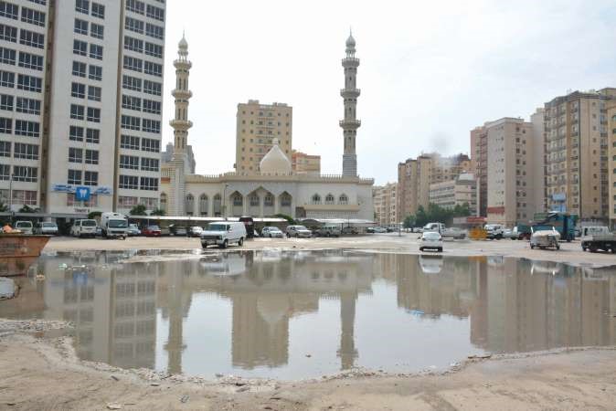 مياه الامطار غطت معظم المناطق امس	 انور الكندري - قاسم باشا -هاني عبداللهمحمد هاشم - احمد علي - ريليش كومار- شانافاس قاسم ﻿