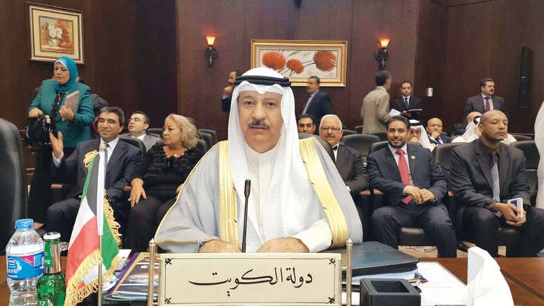 رئيس وفد الكويت الى اجتماع الدورة 28 لوزراء النقل العرب بالاسكندرية وكيل وزارة المواصلات حميد القطان
اجتماع الدورة العادية 28 لمجلس وزراء النقل العرب بالاسكندرية
