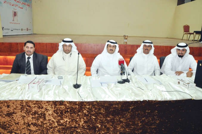 فدغوش العجمي مع الحضور في اللقاء انور الكندري