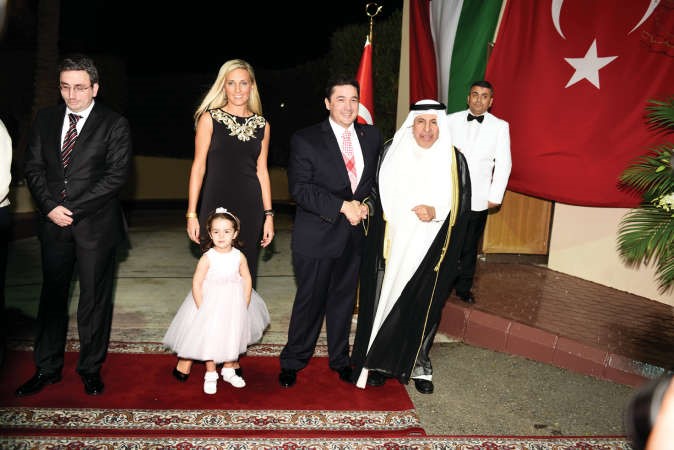 السفير السعودي دعبدالعزيز الفايز مهنئا 