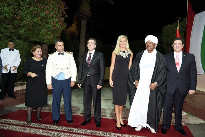 السفير السوداني محيي الدين سالم احمد مهنئا