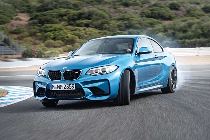 BMW M2 كوبيه.. إنها ببساطة آلة رياضية عالية الأداء