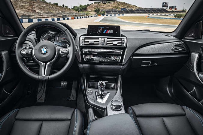 BMW M2 كوبيه.. إنها ببساطة آلة رياضية عالية الأداء