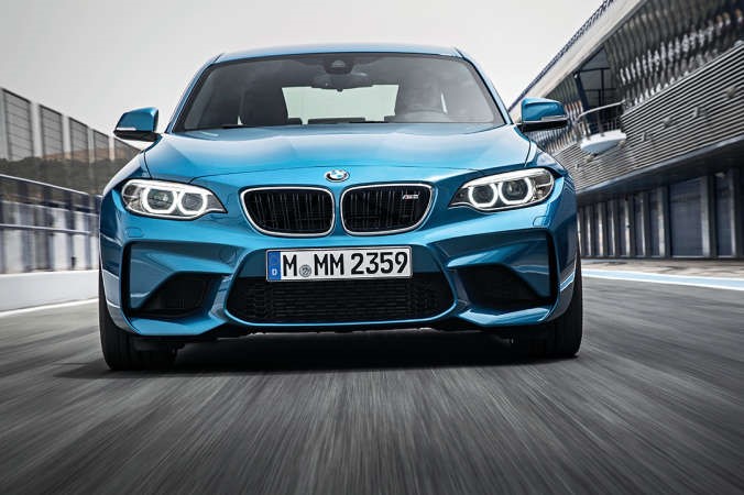 BMW M2 كوبيه.. إنها ببساطة آلة رياضية عالية الأداء