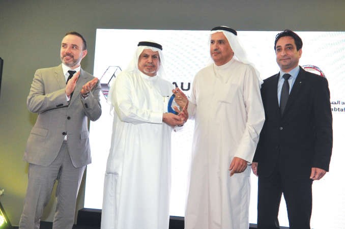 السفير الفرنسي مكرما خالد البابطين وصالح البابطين