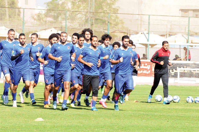 لاعبو الاهلي في التدريبات الاخيرة قبل مواجهة اليوم مع بتروجيت