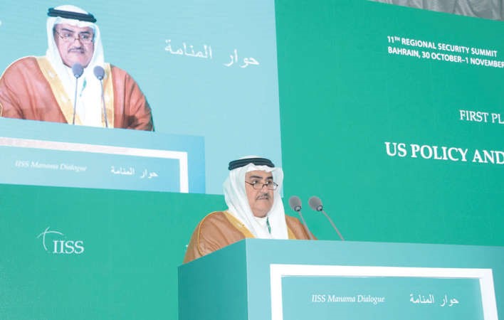 الشيخ خالد بن احمد وزير الخارجية البحريني متحدثا في منتدى حوار المنامة امس بنا 