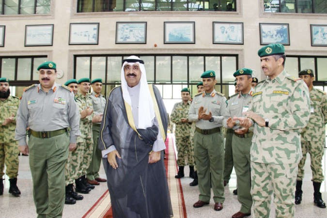  الشيخ مشعل الاحمد لدى وصوله الرئاسة العامة للحرس الوطني﻿