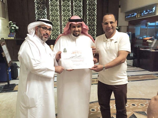 مسعد فودة وعمر الجاسر يكرمان الفنان احمد السعيد﻿