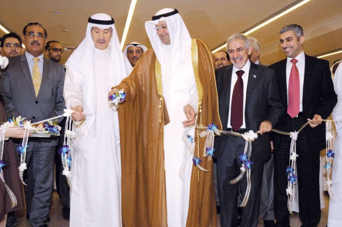دعلي العبيدي يقص شريط الافتتاح بحضور دهلال الساير وخالد الصقر