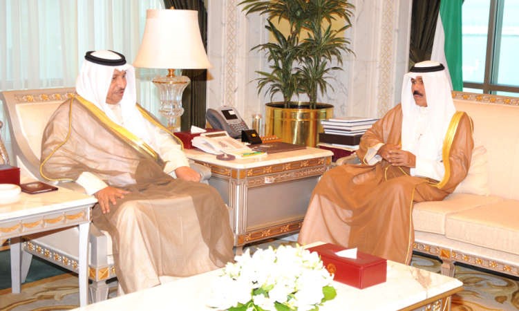 سمو ولي العهد الشيخ نواف الاحمد مستقبلا سمو الشيخ جابر المبارك