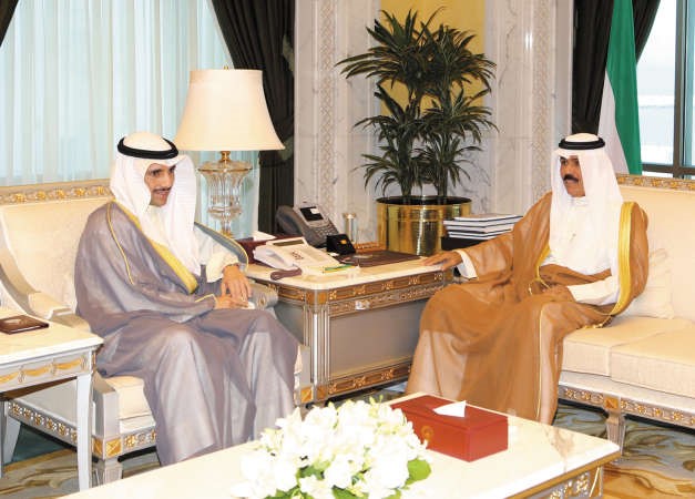 سمو ولي العهد الشيخ نواف الاحمد مستقبلا مرزوق الغانم