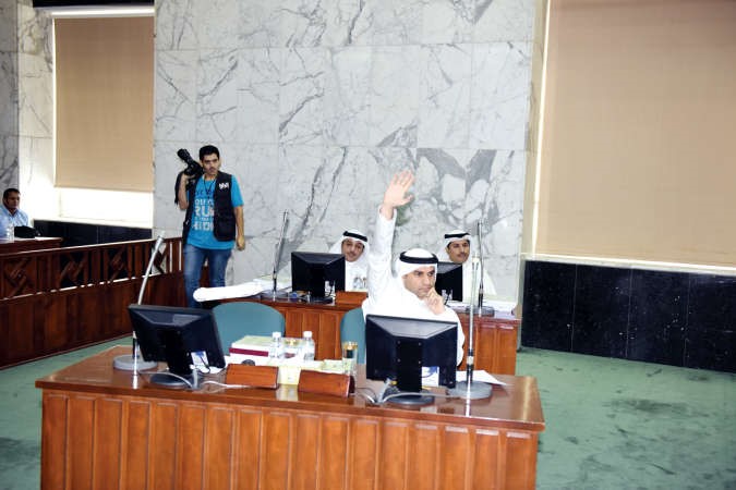 عبدالله الكندري واحمد البغيلي ونايف السور