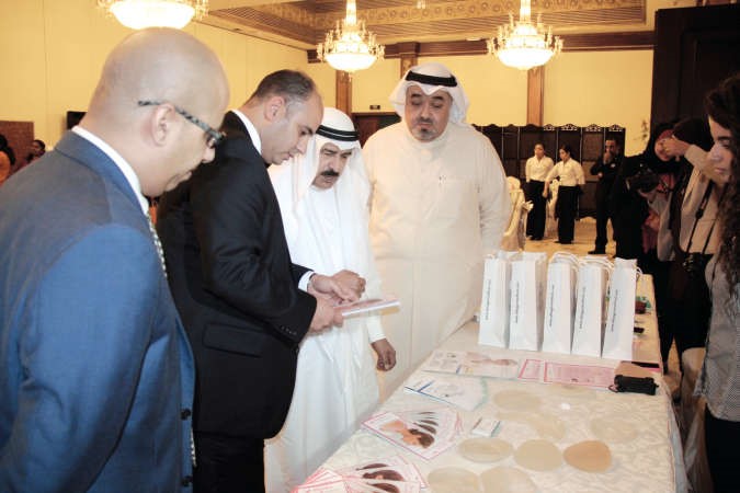 مساعد بدر الساير ودحسام عفيفي خلال الجولة 